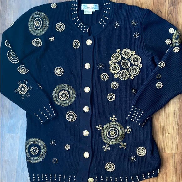 🔥🌻VI VIEN FOREST SWEATER🌹🌹 - Picture 3 of 8